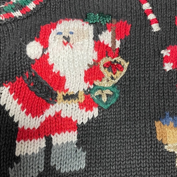 Vintage 90s Festive embroidered Santa Knit Vest- adorable - Picture 3 of 11